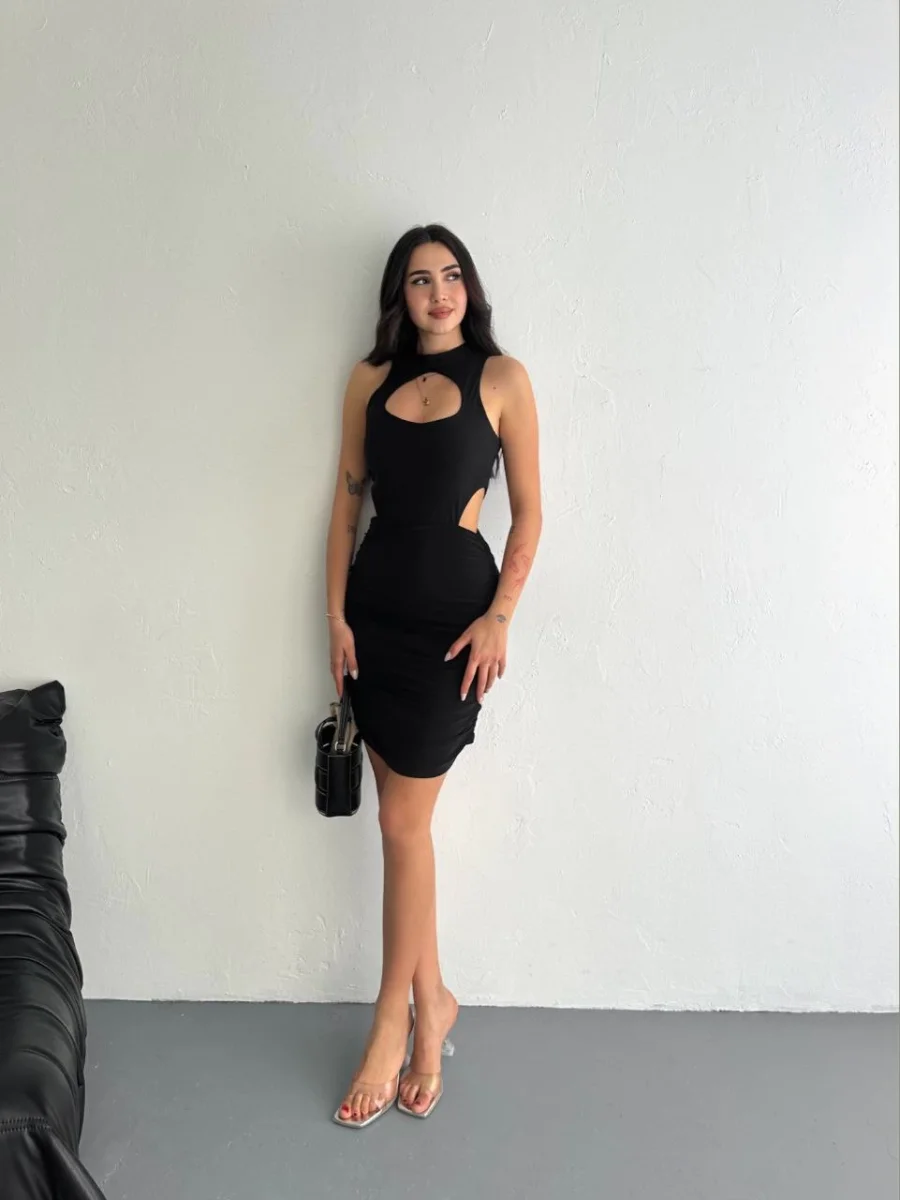 Göğüs ve Yanlar dekolteli Kolsuz Boy Elbise - Siyah -