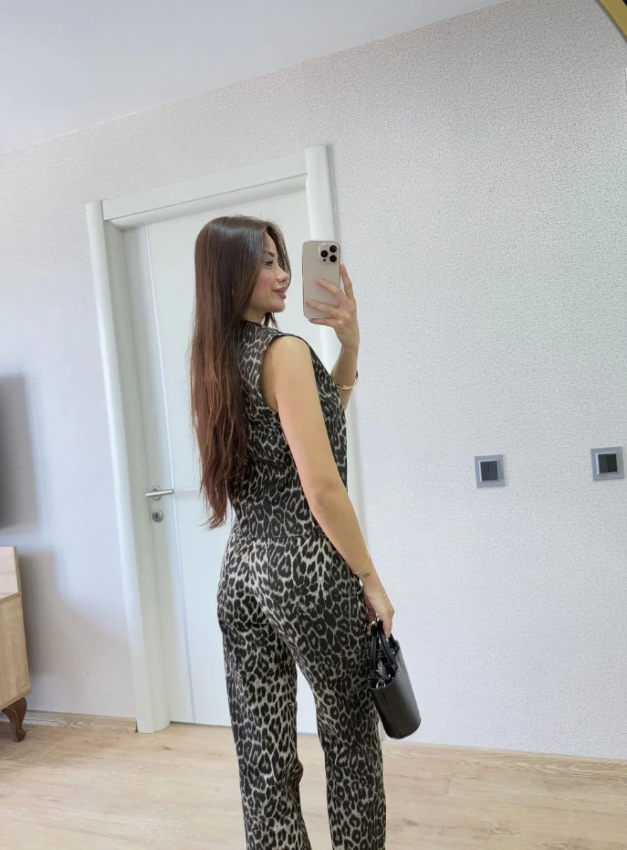 leopar desenli Düğmeli Bluzlu Pantolon İkili Takım -Leopar -