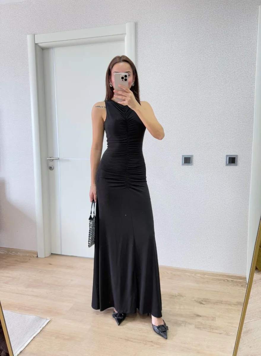 Bürümcük Kumaşlı İçi Astarlı Üzgülü Kolsuz Büzgülü Uzun Elbise - Siyah -