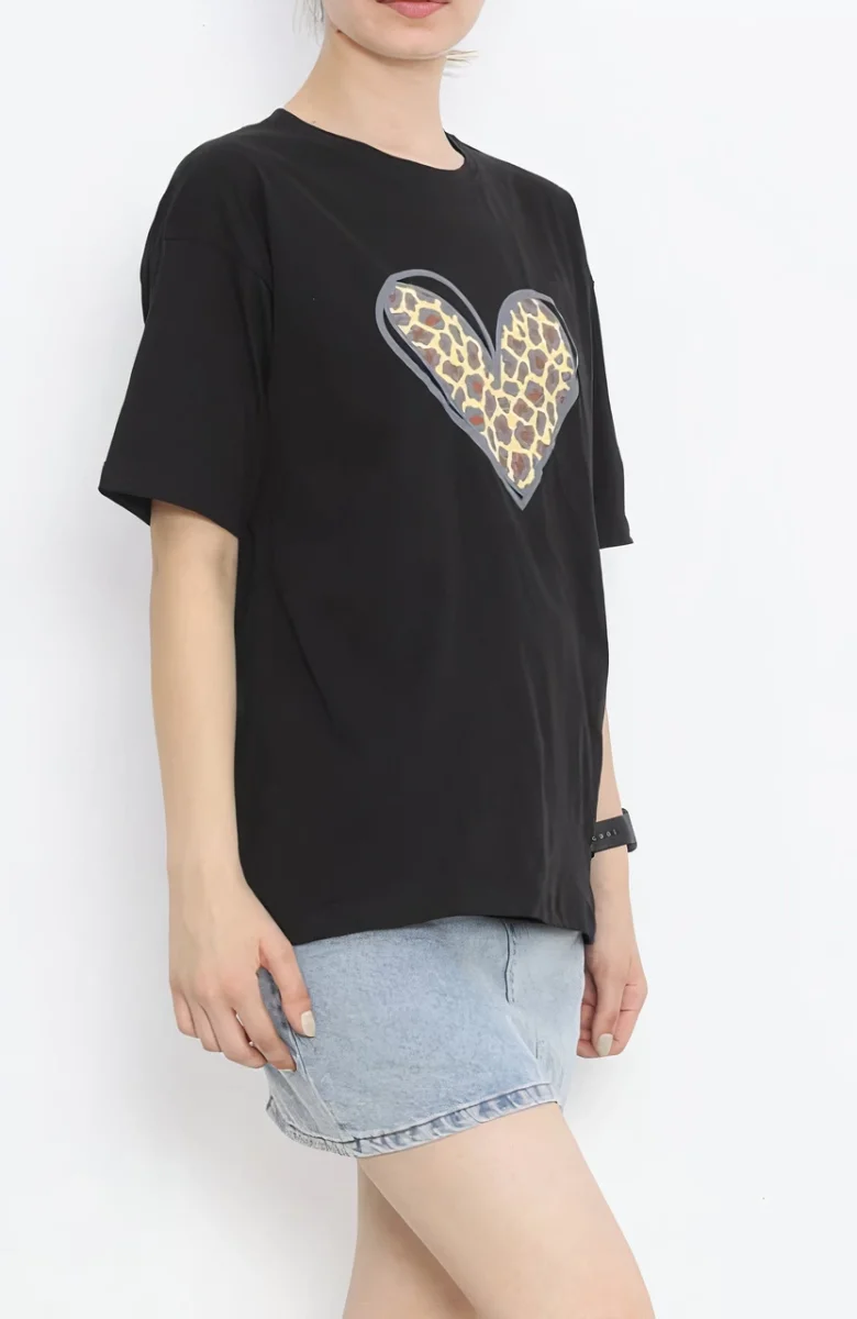 Sevgililer Günü İçin Özel Tasarım Leopar Kalp Baskılı T-shirt - Siyah -