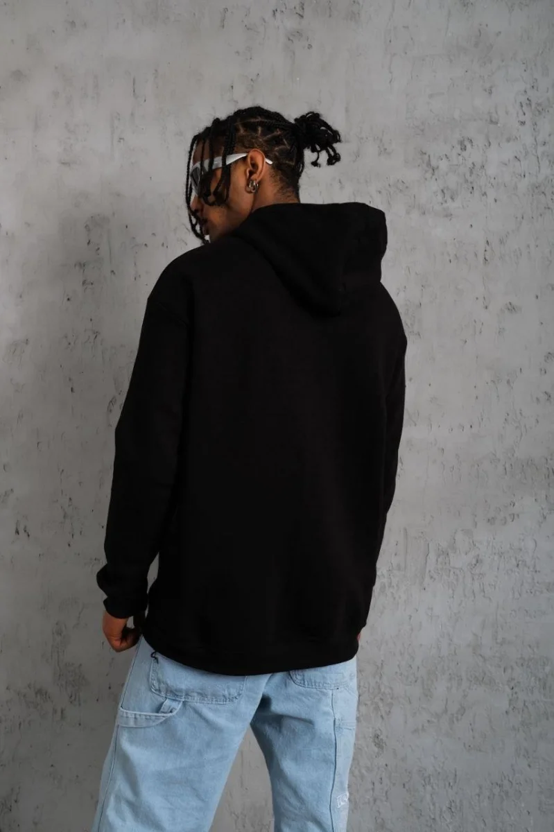Oversize Kapüşonlu Sweatshirt – Siyah Renk Üç İplik İçi Pamuklu Kanguru Cepli Baskılı Hoodie Rahat Kalıp Kışlık Günlük Kombinlere Uygun - Siyah -