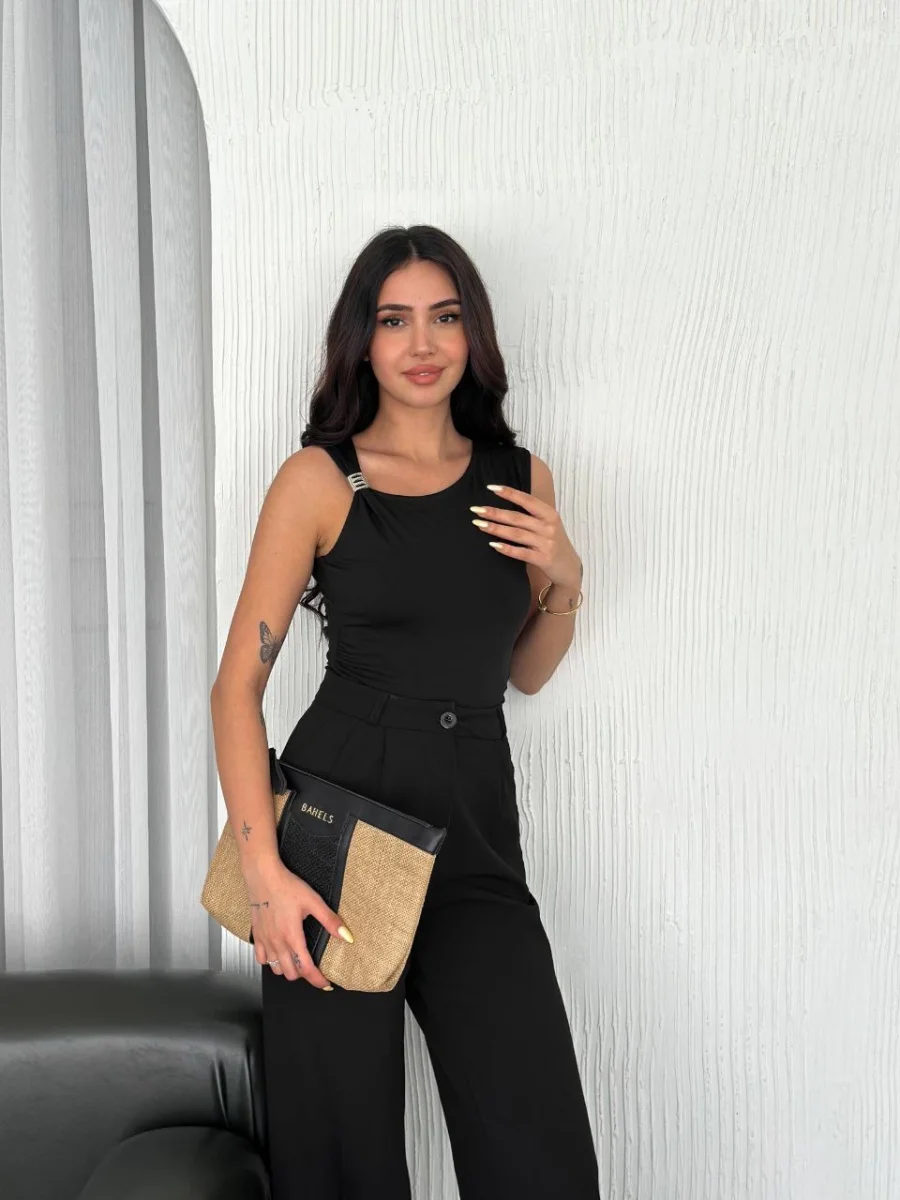 Osy Modal Yumuşak Dokulu Kumaş Bisiklet Yaka   Sıfır Kol Bluz Omuz Toka Aksesuar Detaylı - Siyah