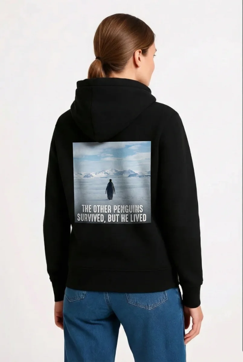 Kadın Oversize Hoodie - Sırt Baskılı "Survivor Penguin" Temalı, Felsefi Yazılı Kapüşonlu Sweatshirt - Siyah