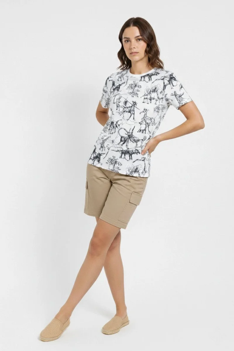 Kadın Beyaz Dinozor Desenli Tişört – Regular Kalıp, Bisiklet Yaka, Dijital Baskılı Pamuklu T-Shirt - Beyaz