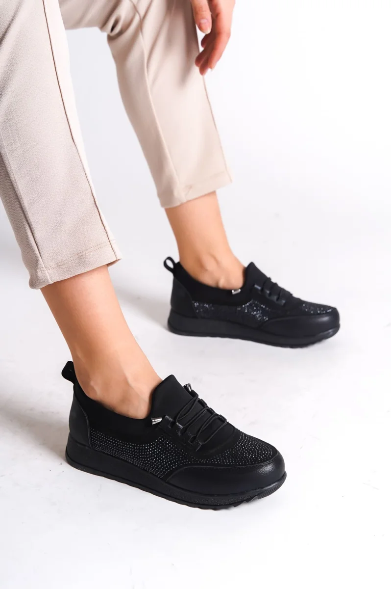 VIOLET Bağcıklı Lastikli Ortopedik Rahat Taban Taş Detaylı Klasik Kadın Babet Anne Ayakkabısı  CST - Siyah