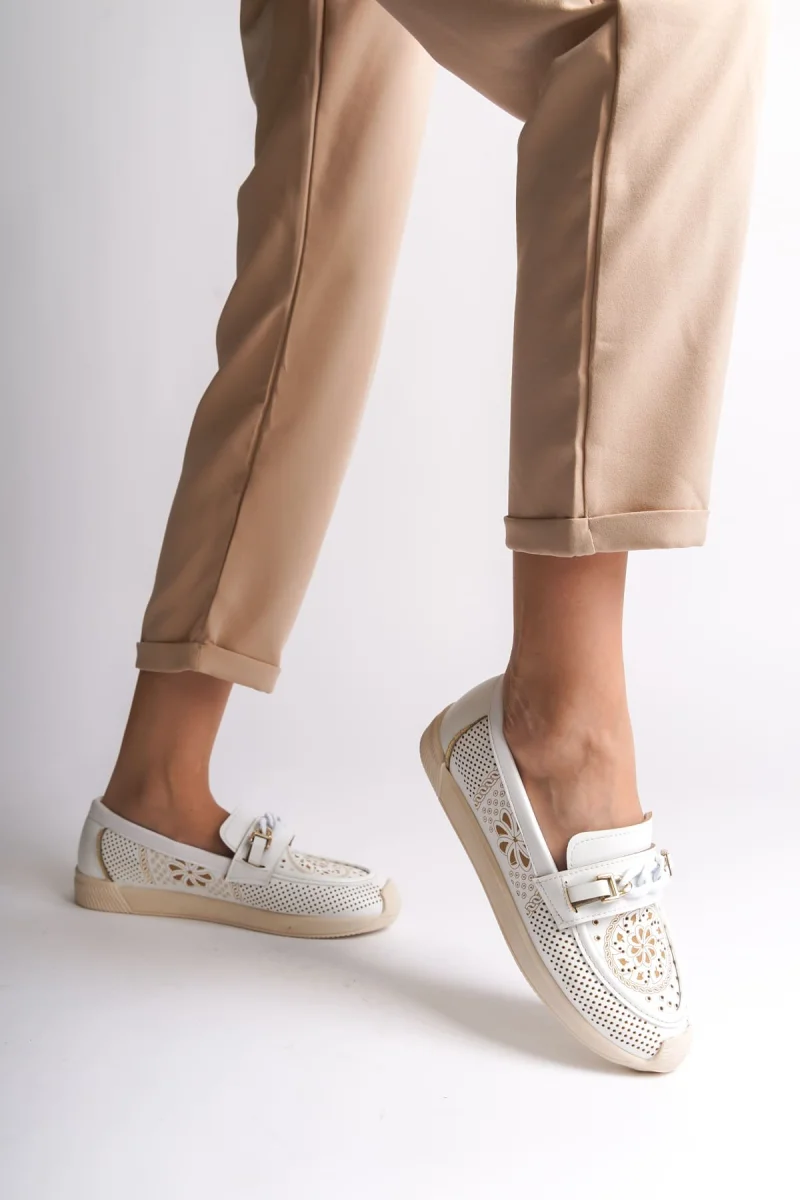 LIZY Bağcıksız Ortopedik Rahat Taban Çiçek Desenli Kadın Babet Ayakkabı  CKT - Beyaz