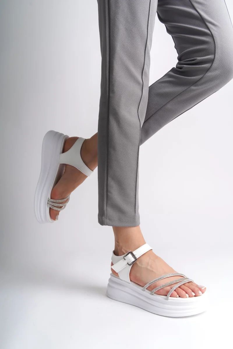 EVA Kalın Tokalı Taşlı Şeritli Ortopedik Taban Kadın Sandalet  CBT - Beyaz