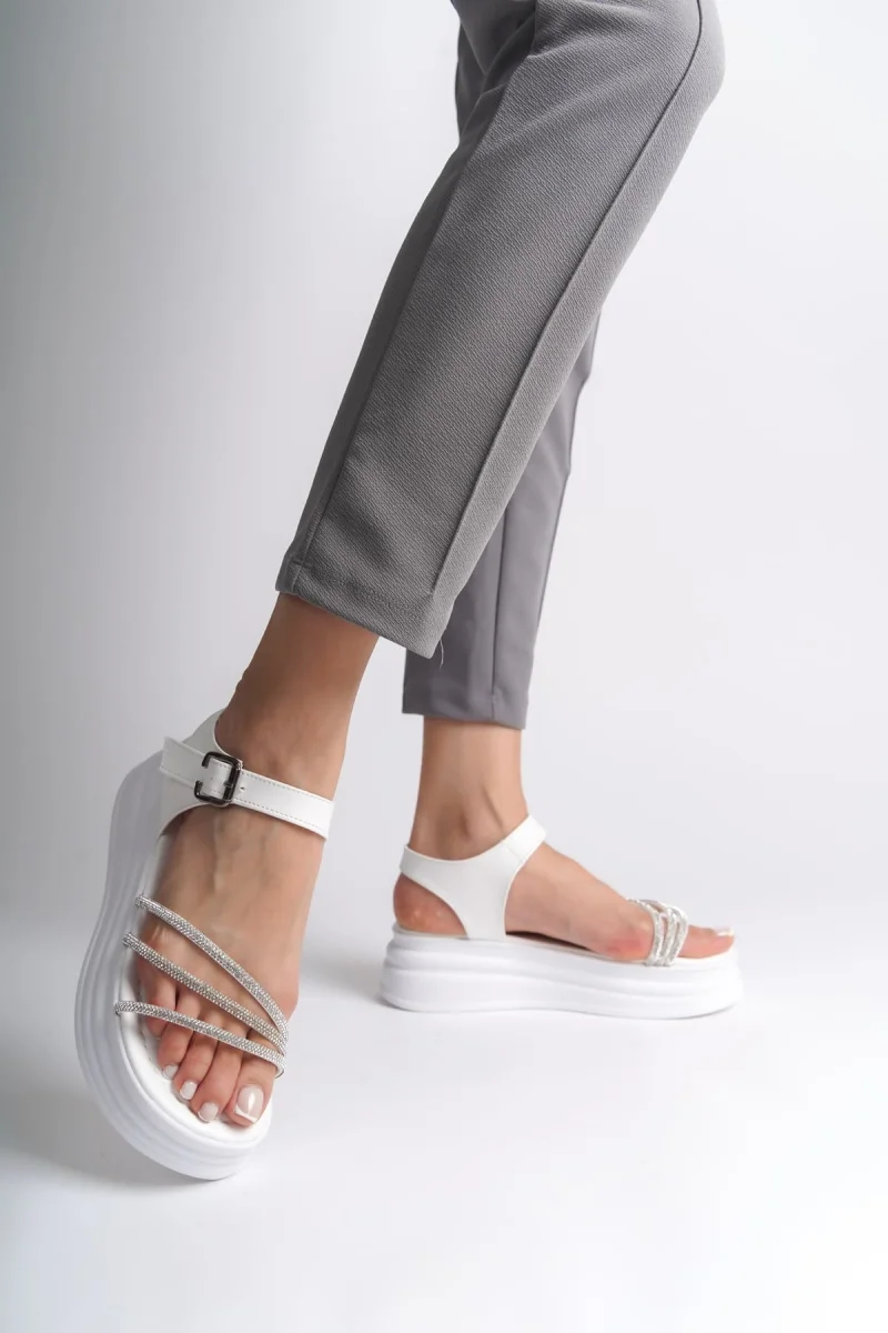 EVA Kalın Tokalı Taşlı Şeritli Ortopedik Taban Kadın Sandalet  CBT - Beyaz