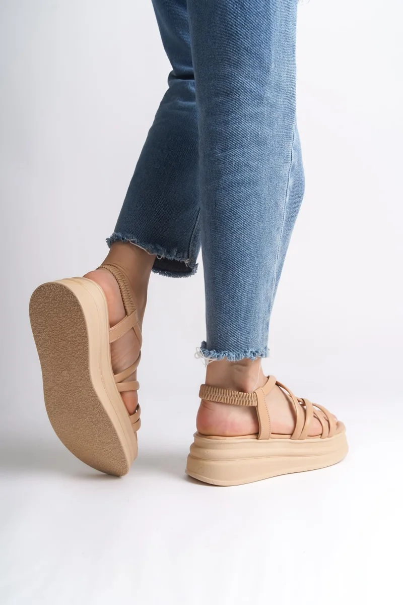 BELLA Lastikli Şerit Detaylı Ortopedik Taban Kadın Sandalet  CTT - Ten