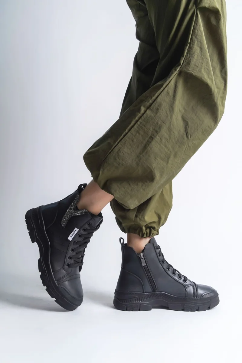 AMBER Bağcıklı Fermuarlı Ortopedik Taban Kadın Bot  CST - Siyah