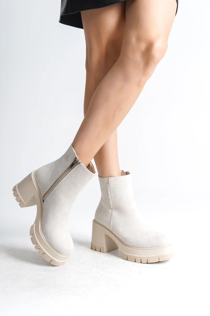 LISSE Fermuarlı Ortopedik Taban Kalın Topuklu Süet Kadın Bot  SKT-  Krem