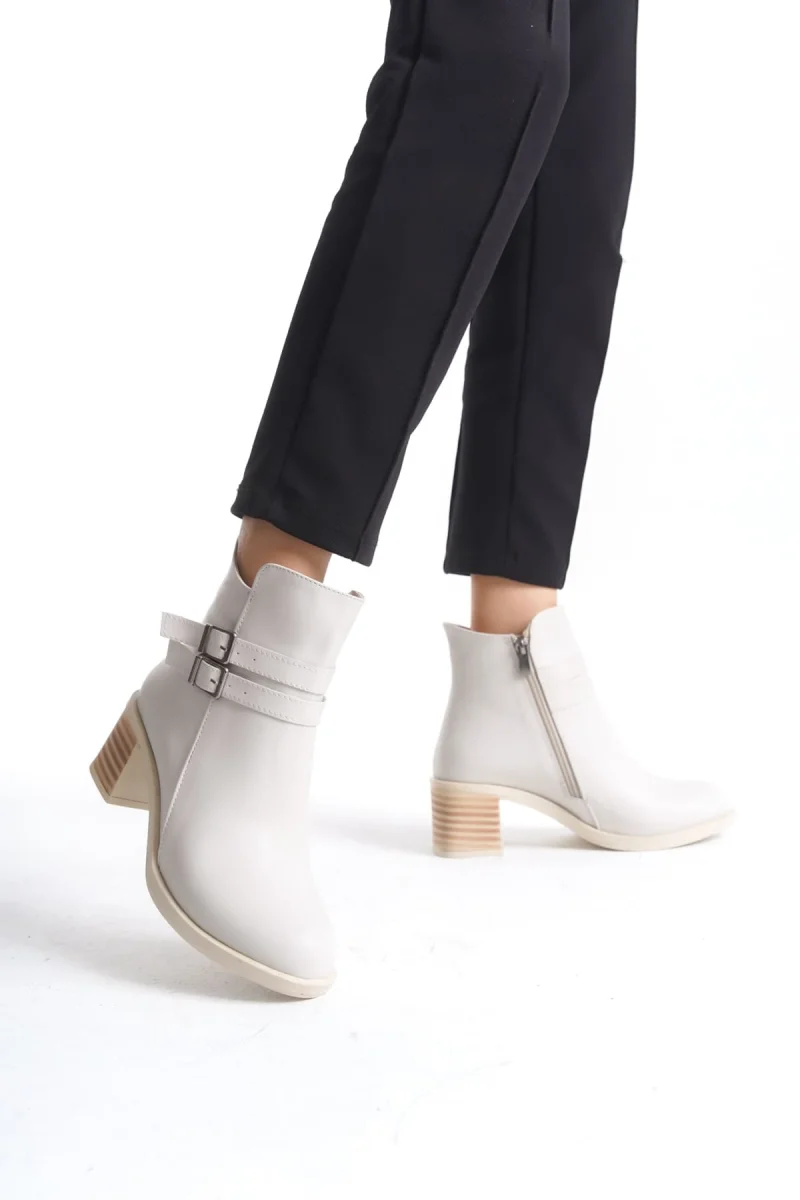 NOEMI Tokalı Fermuarlı Ortopedik Taban Topuklu Kadın Bot  CKT - Krem