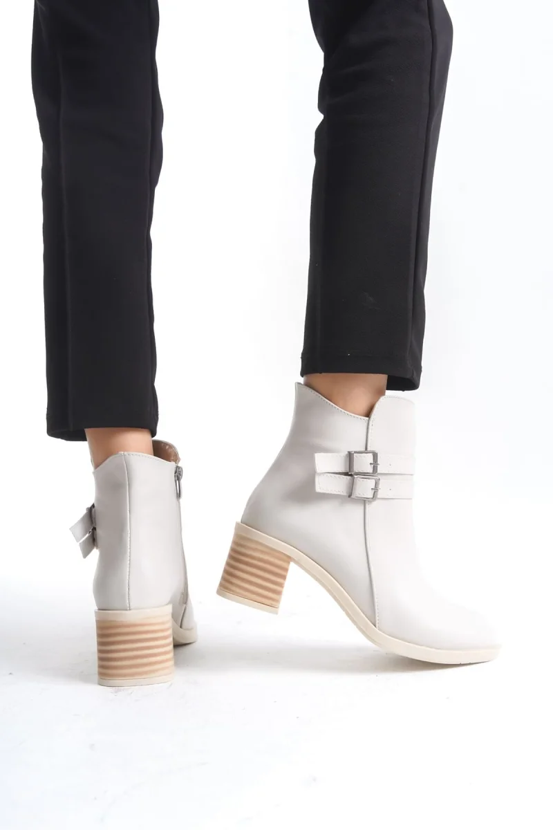 NOEMI Tokalı Fermuarlı Ortopedik Taban Topuklu Kadın Bot  CKT - Krem