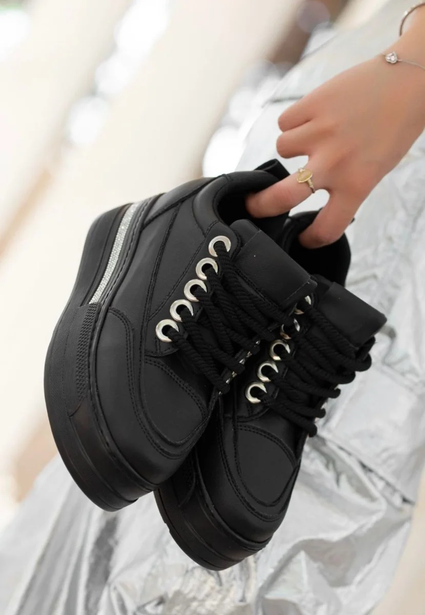 Lulu Siyah Cilt Bağcıklı Spor Ayakkabı