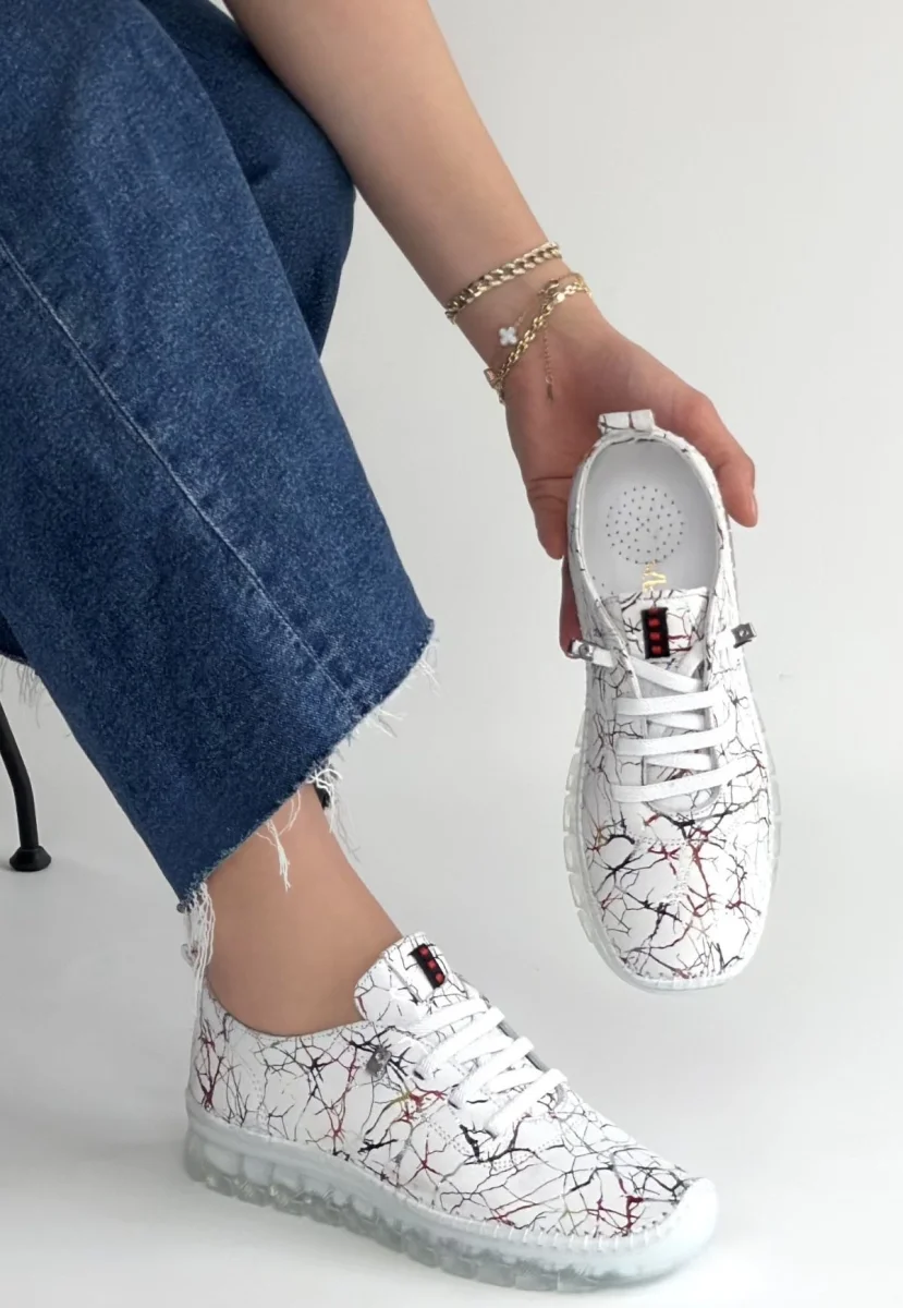 Kinte Beyaz Desenli Deri Bağcıklı Spor Ayakkabı