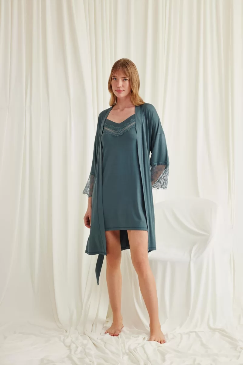 Dekolteli Yakası Ve Kolu Dantelli Sabahlık Takımı