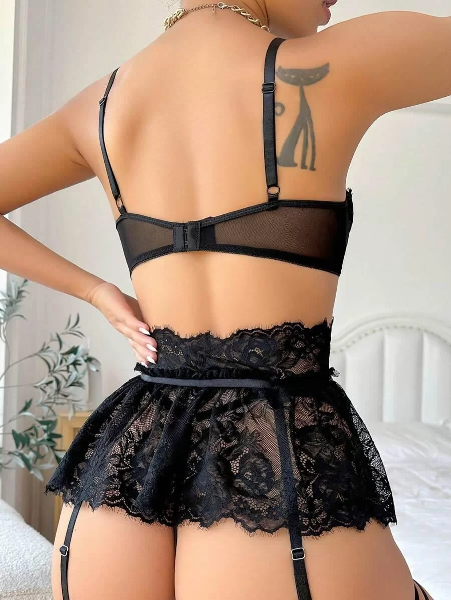 Siyah Dantelli Göğüs İp Detaylı Fantezi Jartiyer Takımı