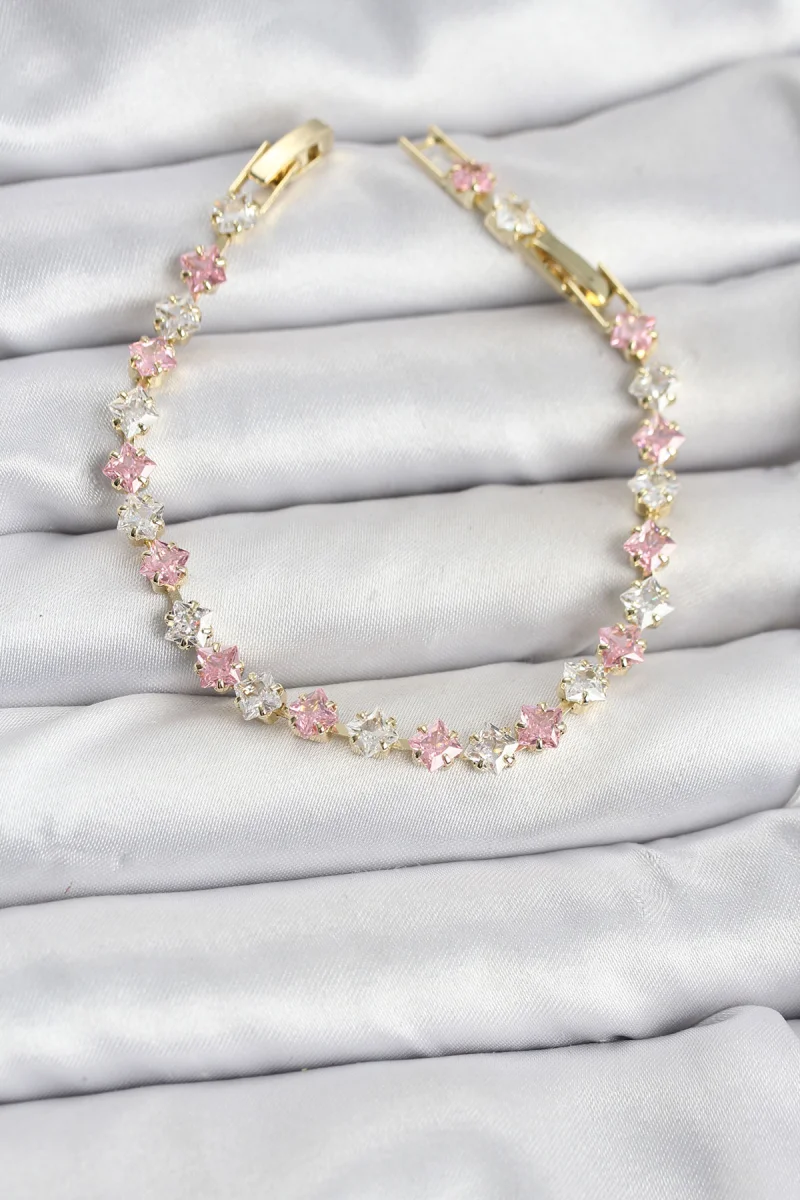 Kare Zirkon Taşlı Gold Renk Kadın Bileklik