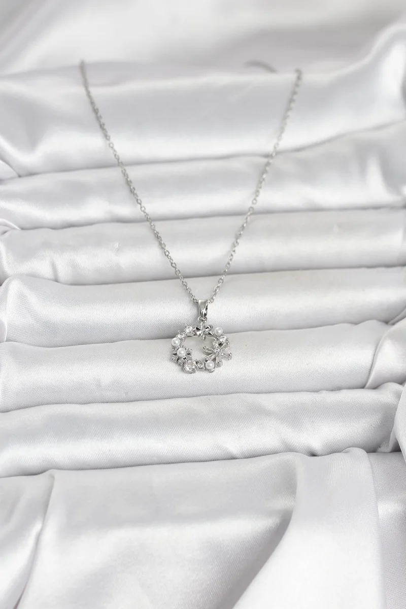 316L Çelik Zincir Gümüş Renk İncili Çiçek Model Kadın Koyle
